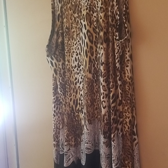 Leopard Top - Picture 2 of 3